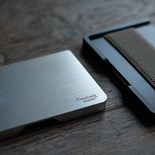 useful travel accessories: Zip travel wallet