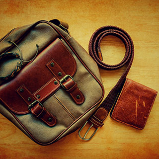  useful travel accessories: Travel laptop case