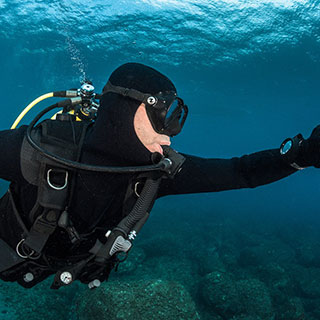 scuba diving gear:
