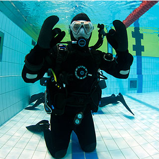 scuba diving gear: