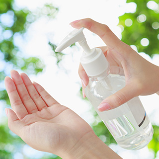 toiletries for travel: 