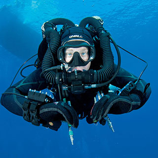 scuba diving gear: