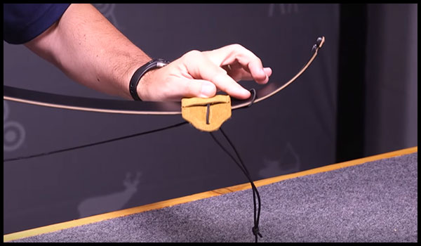 how to string a recurve bow: 