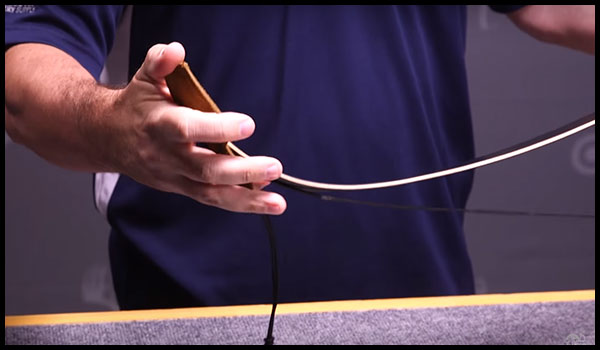 how to string a recurve bow: 