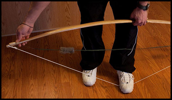 how to string a recurve bow: 