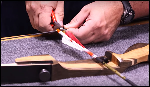 how to string a recurve bow: 