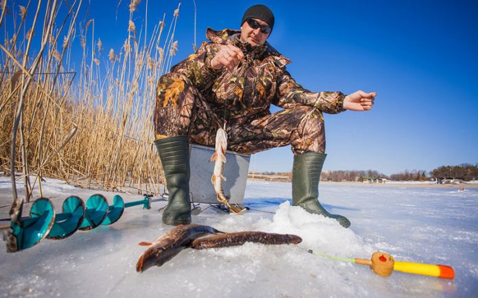 fishing ice house: How To Ice Fish In Comfort - Make Your Own Ice House!