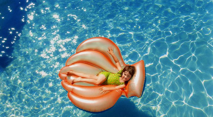 8 Neat Ways Of Getting A Crystal Clear Swimming Pool! clean pool: 8 Neat Ways Of Getting A Crystal Clear Swimming Pool!