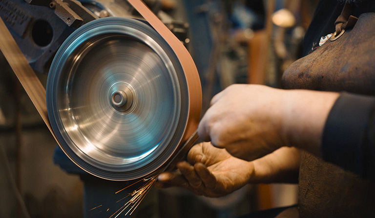 belt sander for knife making: 