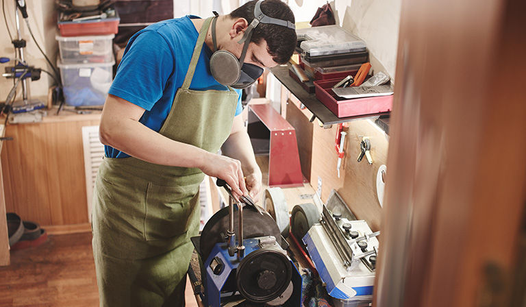 belt sander for knife making: 