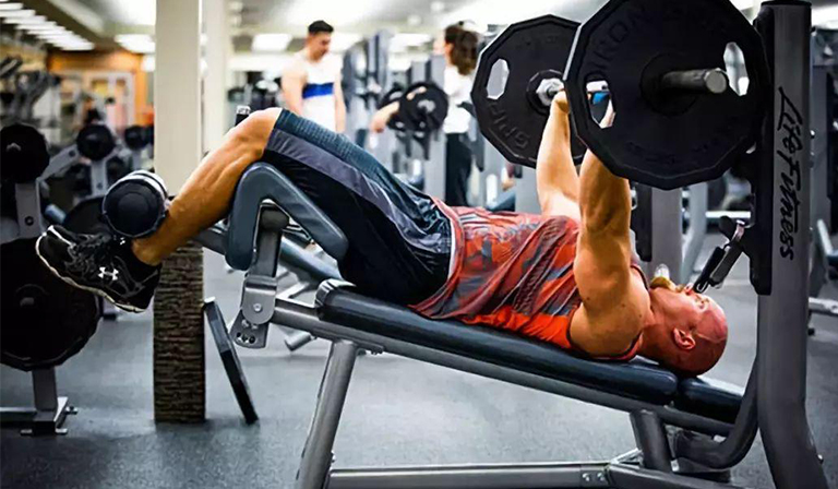 dumbbell bench press form:
